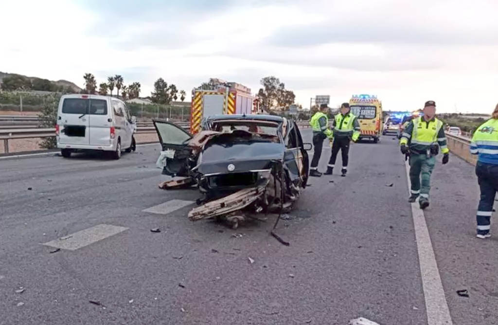 Un muerto y seis heridos en un accidente en la A7 a la altura de Alhama